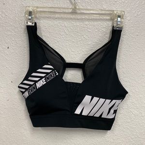 Nike sports bra size M